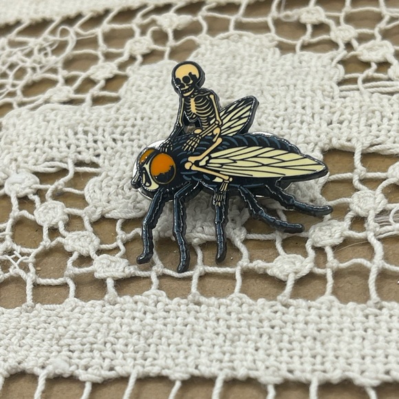 Skeleton Riding Fly Enamel Pin - Picture 3 of 4